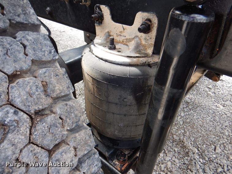 image for item HT9274 2012 Mack CHU613  semi truck