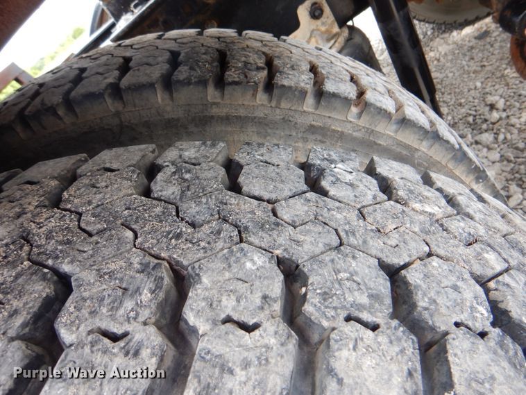 image for item HT9274 2012 Mack CHU613  semi truck