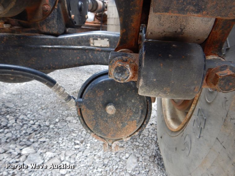 image for item HT9274 2012 Mack CHU613  semi truck