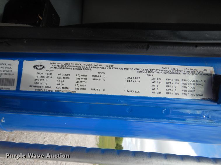 image for item HT9274 2012 Mack CHU613  semi truck