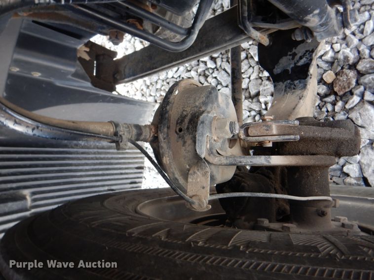 image for item HT9318 2003 Volvo VN  semi truck