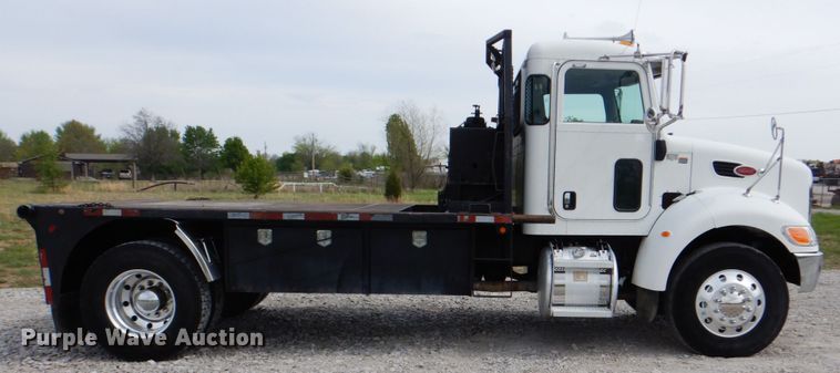 image for item HX9219 2010 Peterbilt 335  winch truck