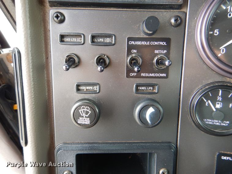 image for item HX9219 2010 Peterbilt 335  winch truck