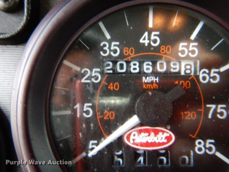 image for item HX9219 2010 Peterbilt 335  winch truck