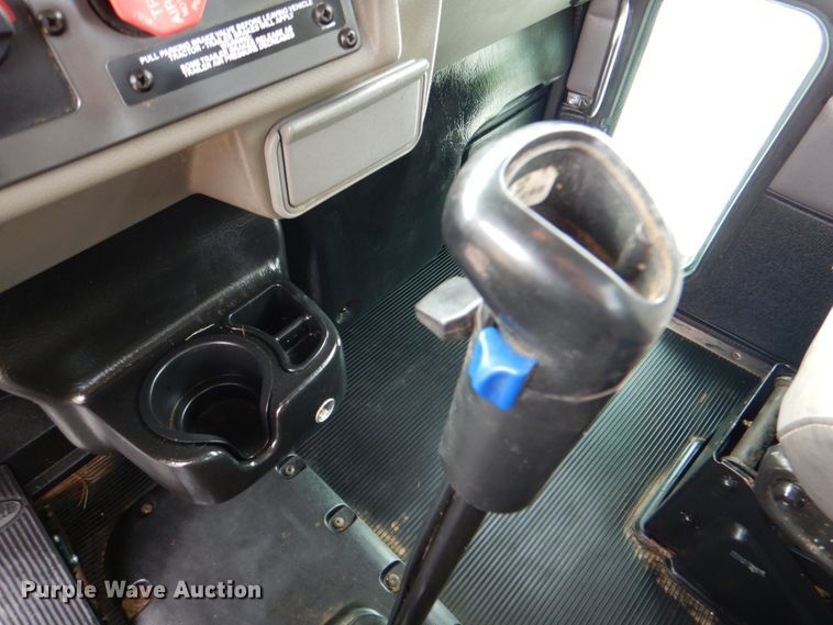 image for item HX9219 2010 Peterbilt 335  winch truck