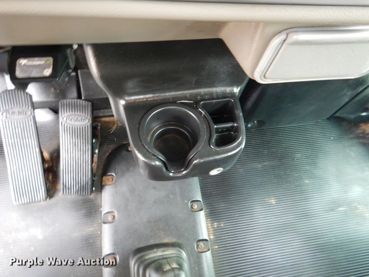 image for item HX9219 2010 Peterbilt 335  winch truck