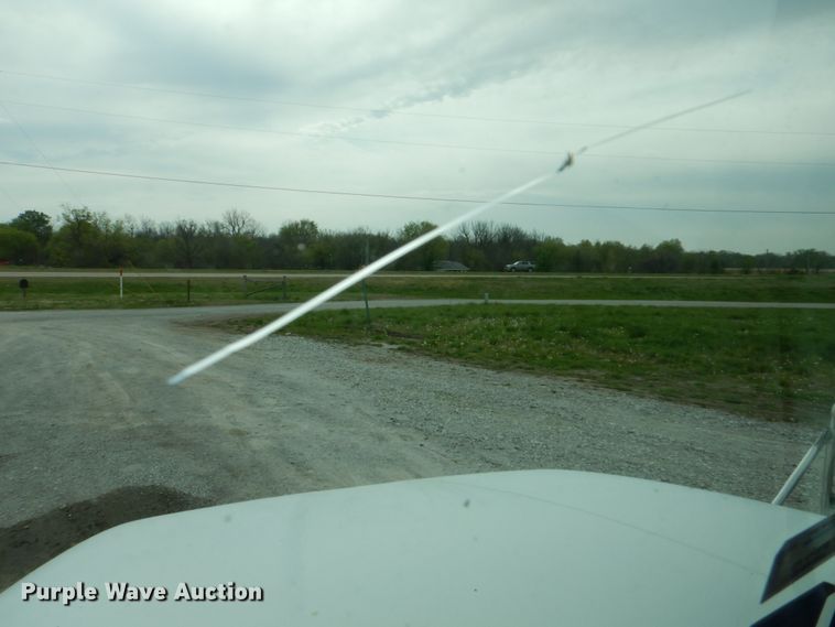 image for item HX9219 2010 Peterbilt 335  winch truck