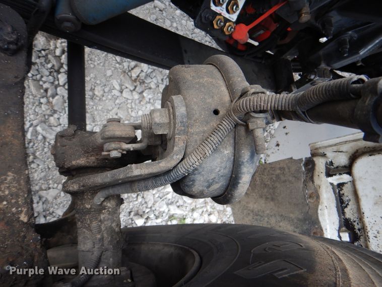 image for item HX9219 2010 Peterbilt 335  winch truck