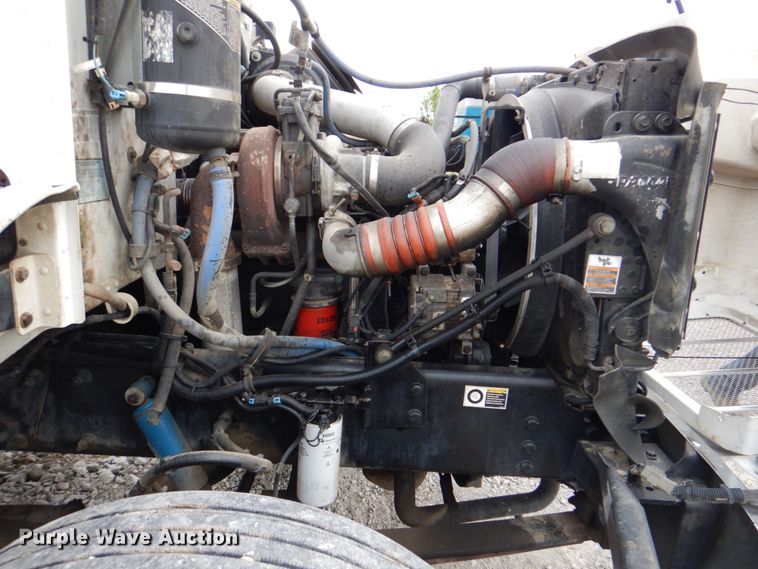 image for item HX9219 2010 Peterbilt 335  winch truck