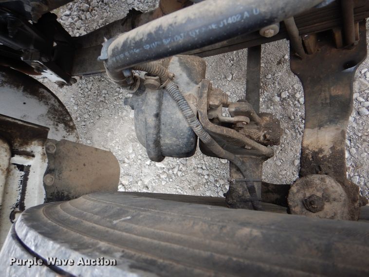 image for item HX9219 2010 Peterbilt 335  winch truck