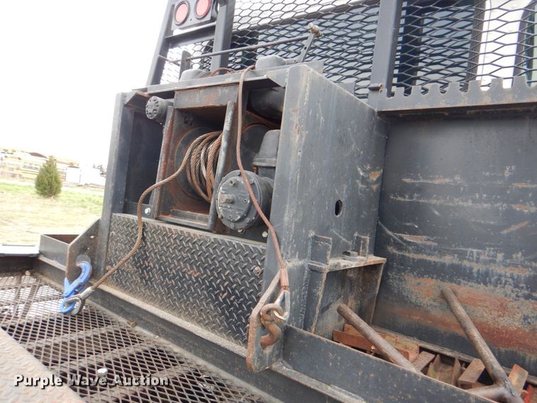 image for item HX9219 2010 Peterbilt 335  winch truck
