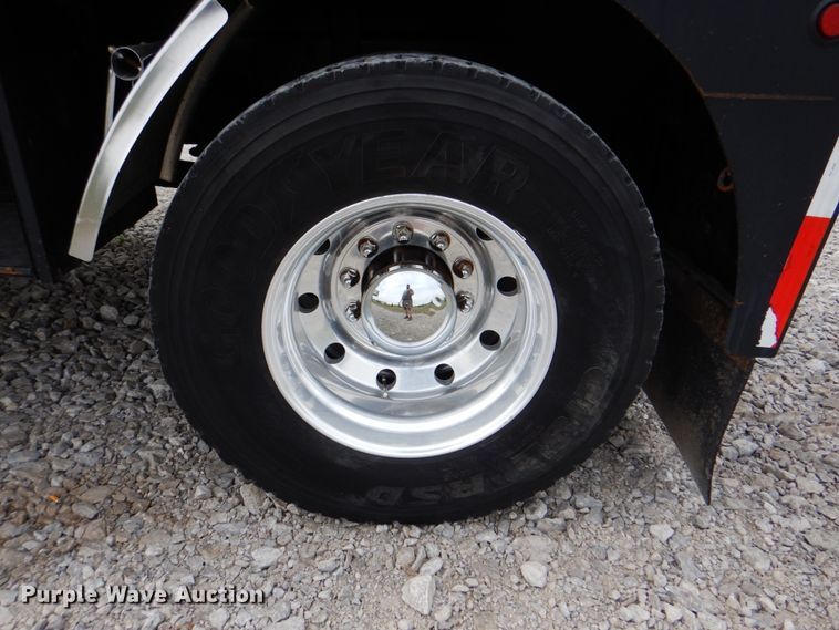 image for item HX9219 2010 Peterbilt 335  winch truck