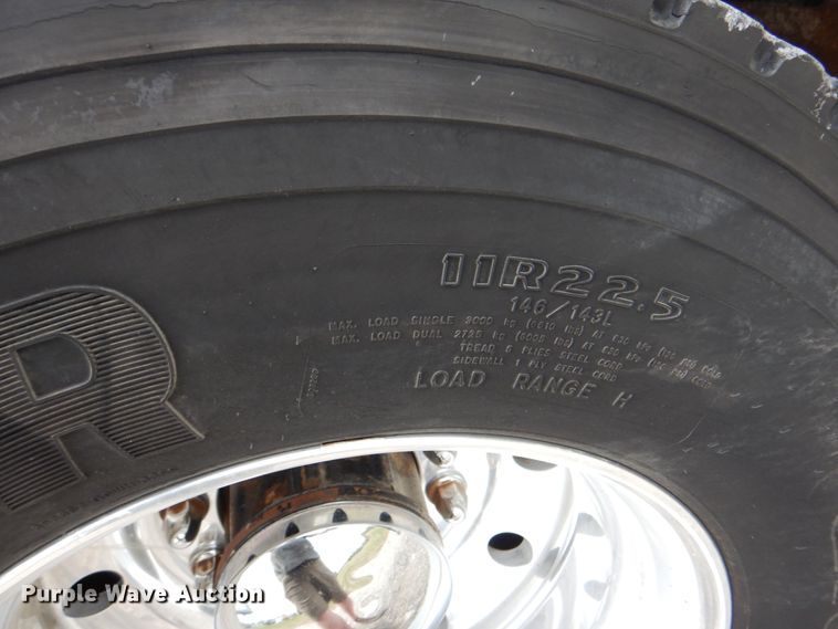 image for item HX9219 2010 Peterbilt 335  winch truck