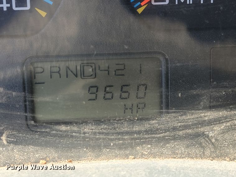 image for item IF9870 2004 International 4300  utility / service truck