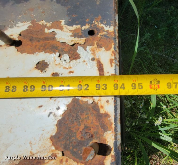 image for item IF9870 2004 International 4300  utility / service truck