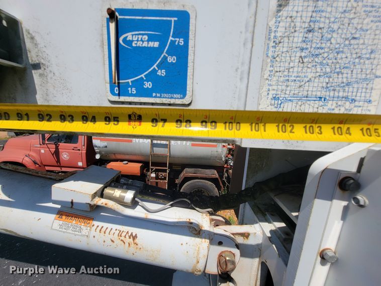 image for item IF9870 2004 International 4300  utility / service truck