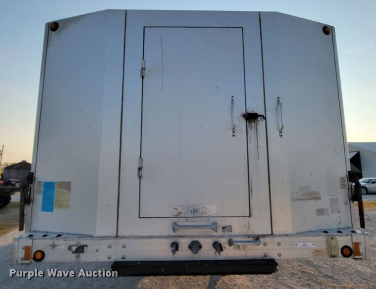 image for item IF9871 2010 Chaparral 482BBDHTTAZB  flatbed trailer