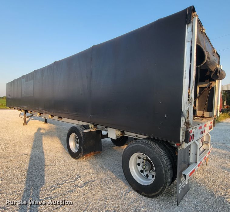 image for item IF9871 2010 Chaparral 482BBDHTTAZB  flatbed trailer