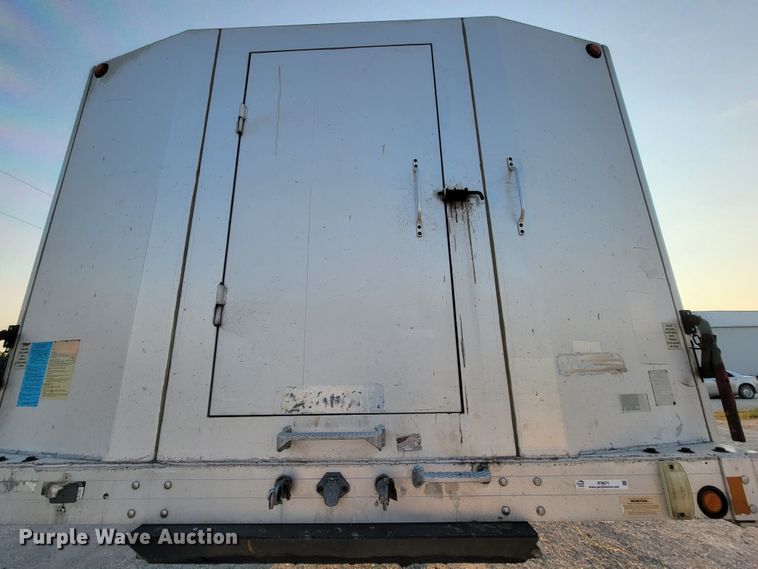 image for item IF9871 2010 Chaparral 482BBDHTTAZB  flatbed trailer