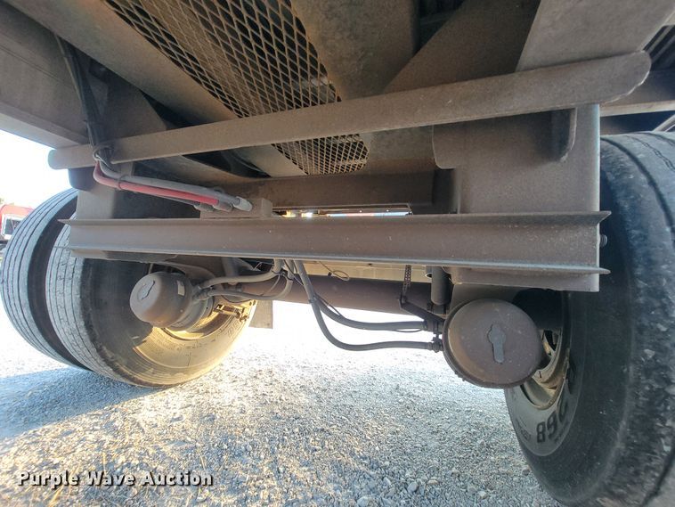 image for item IF9871 2010 Chaparral 482BBDHTTAZB  flatbed trailer