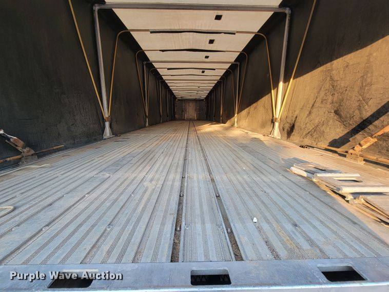 image for item IF9871 2010 Chaparral 482BBDHTTAZB  flatbed trailer