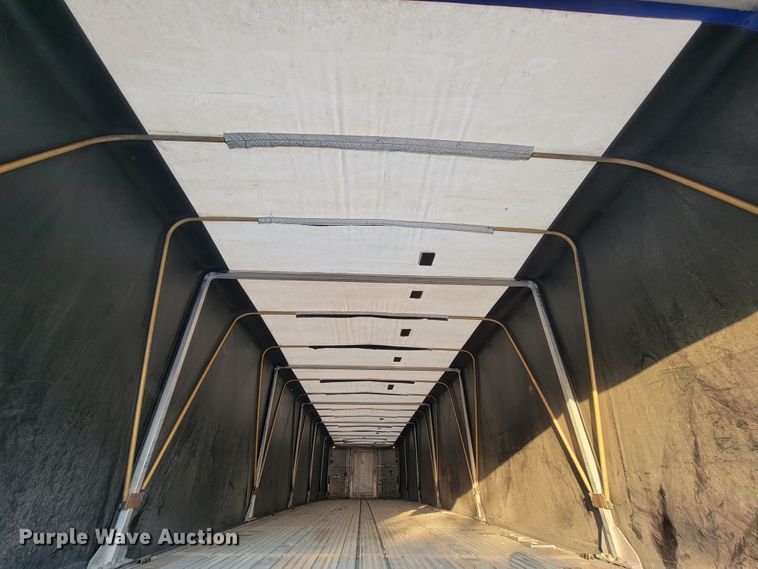 image for item IF9871 2010 Chaparral 482BBDHTTAZB  flatbed trailer