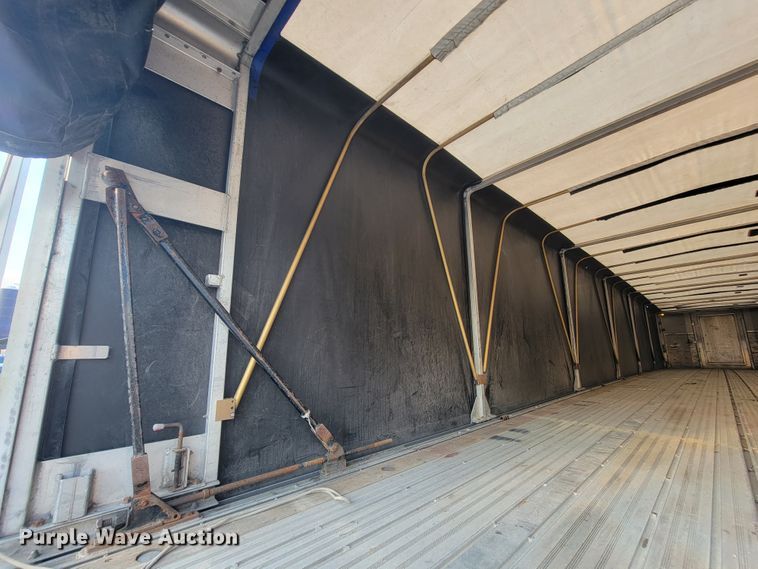 image for item IF9871 2010 Chaparral 482BBDHTTAZB  flatbed trailer