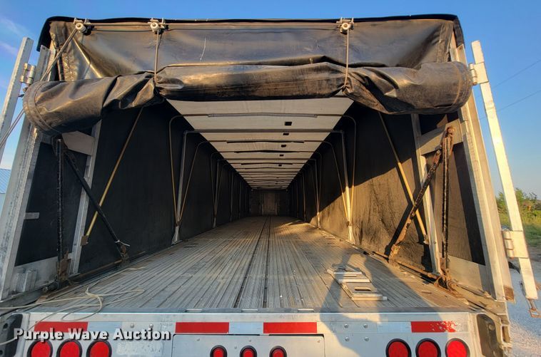 image for item IF9871 2010 Chaparral 482BBDHTTAZB  flatbed trailer