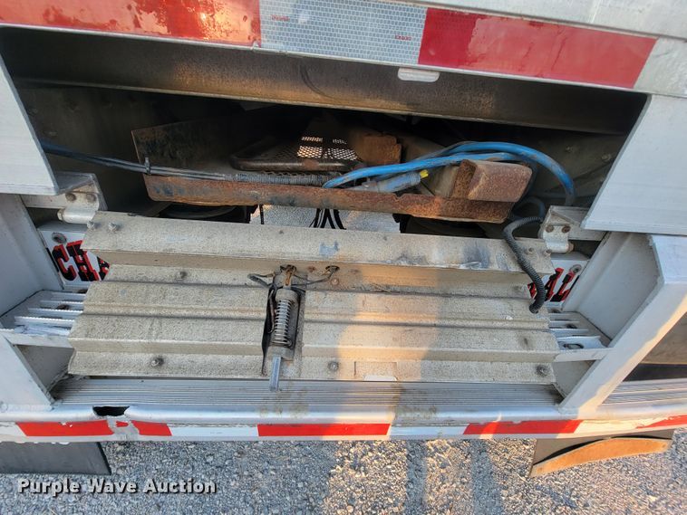 image for item IF9871 2010 Chaparral 482BBDHTTAZB  flatbed trailer