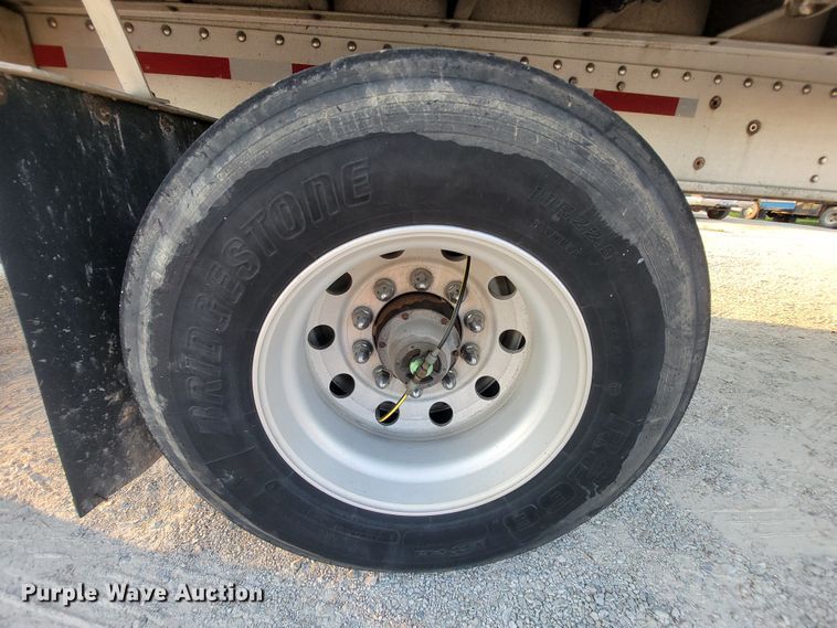 image for item IF9871 2010 Chaparral 482BBDHTTAZB  flatbed trailer