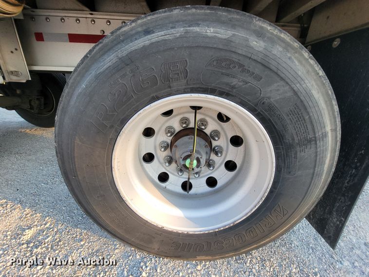 image for item IF9871 2010 Chaparral 482BBDHTTAZB  flatbed trailer