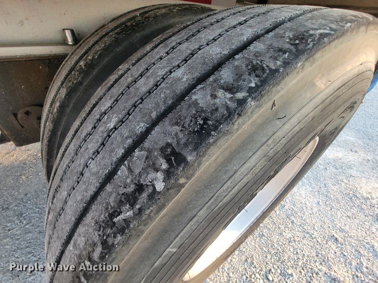 image for item IF9871 2010 Chaparral 482BBDHTTAZB  flatbed trailer