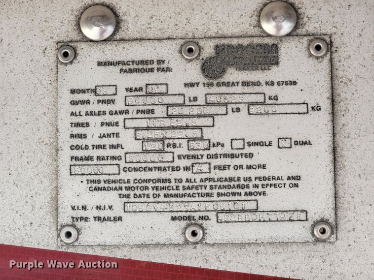 image for item IF9871 2010 Chaparral 482BBDHTTAZB  flatbed trailer