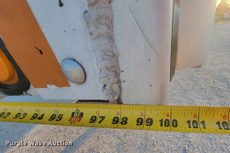 image for item IF9871 2010 Chaparral 482BBDHTTAZB  flatbed trailer