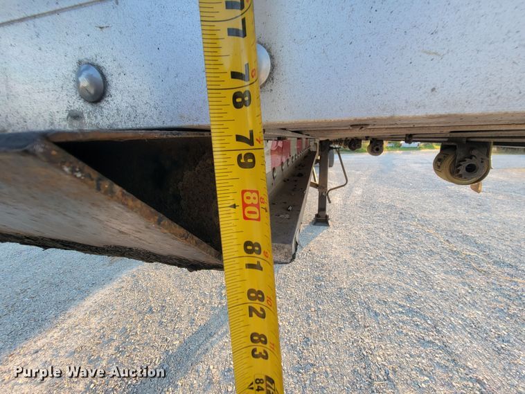 image for item IF9871 2010 Chaparral 482BBDHTTAZB  flatbed trailer