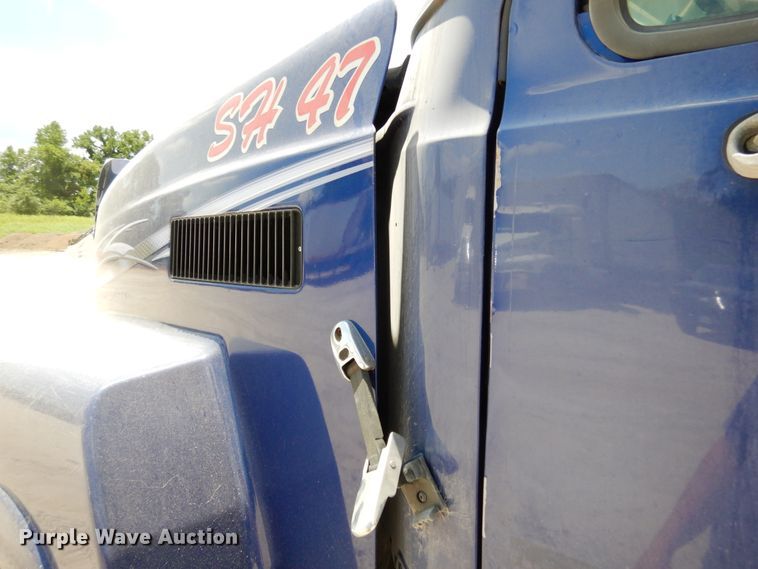 image for item II9518 2008 Mack CHU613  semi truck