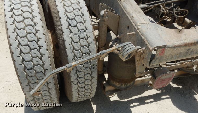 image for item II9518 2008 Mack CHU613  semi truck