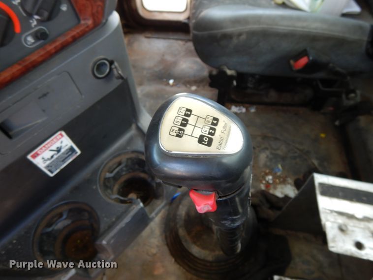 image for item II9518 2008 Mack CHU613  semi truck