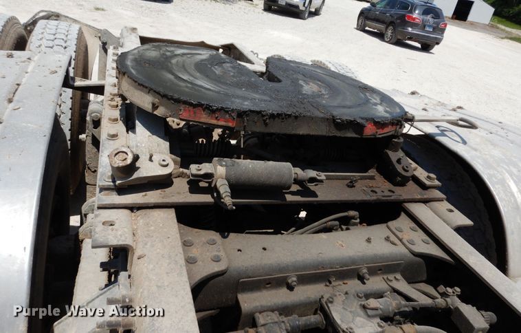 image for item II9518 2008 Mack CHU613  semi truck