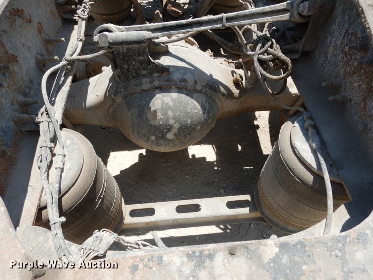 image for item II9518 2008 Mack CHU613  semi truck