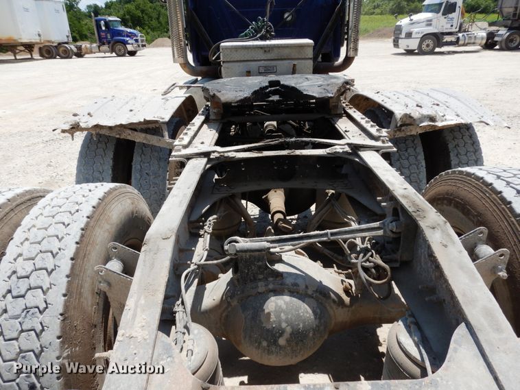 image for item II9518 2008 Mack CHU613  semi truck