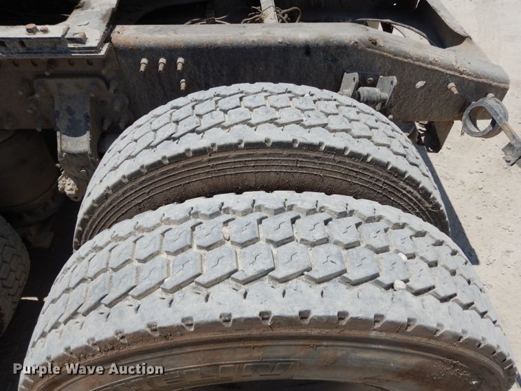 image for item II9518 2008 Mack CHU613  semi truck