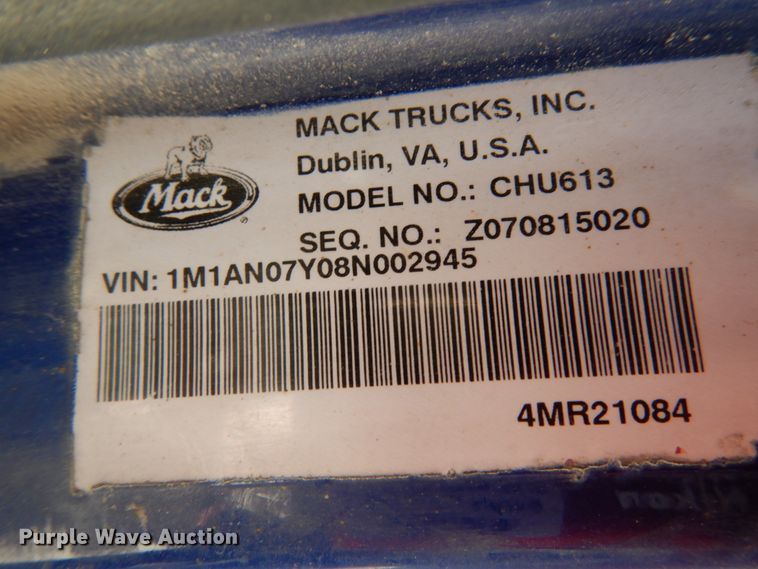 image for item II9518 2008 Mack CHU613  semi truck