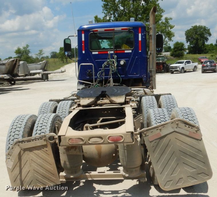 image for item II9519 2014 Mack CXU613  semi truck