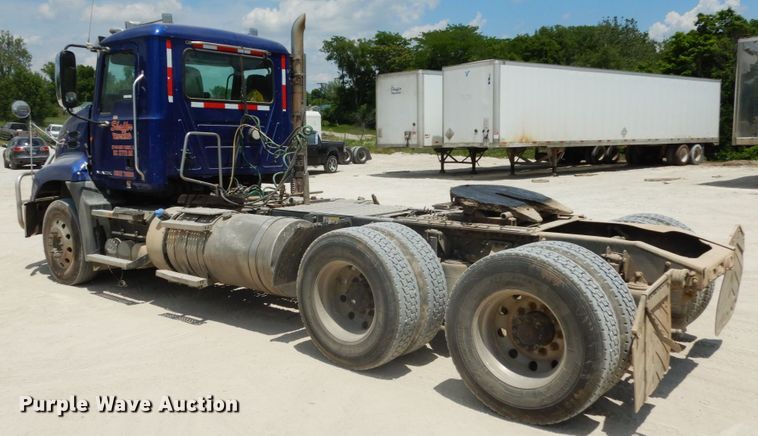 image for item II9519 2014 Mack CXU613  semi truck