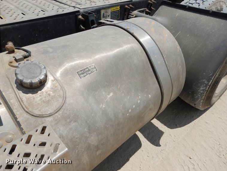 image for item II9519 2014 Mack CXU613  semi truck