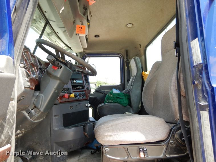 image for item II9519 2014 Mack CXU613  semi truck