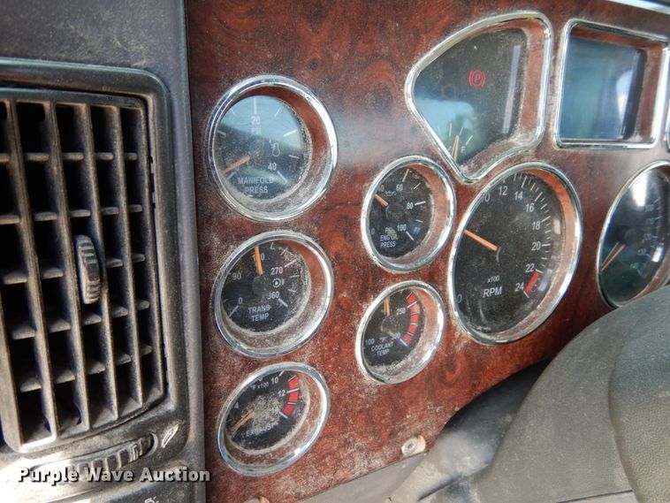 image for item II9519 2014 Mack CXU613  semi truck