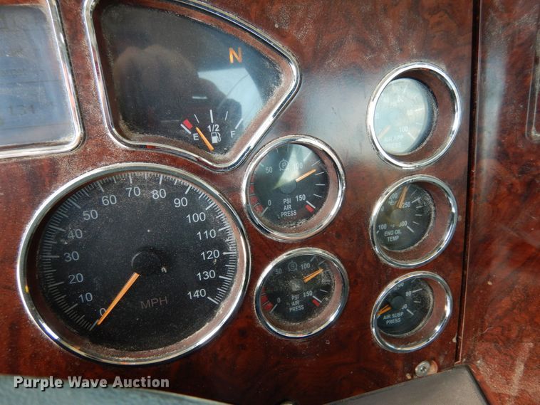 image for item II9519 2014 Mack CXU613  semi truck