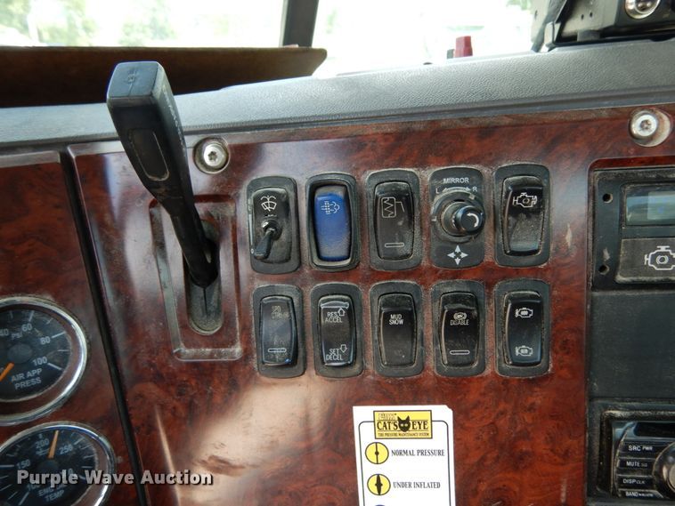 image for item II9519 2014 Mack CXU613  semi truck